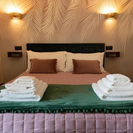 5 Sensi - Terrazzo, Fibra Ultraveloce, Parcheggio Coperto Su Richiesta A Pagamento 招待所 3*