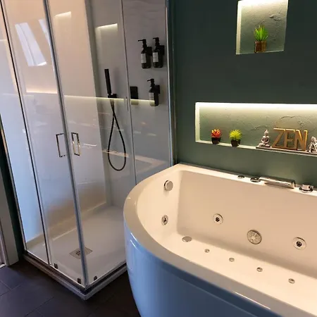 5 Sensi - Terrazzo, Fibra Ultraveloce, Parcheggio Coperto Su Richiesta A Pagamento Konukevi