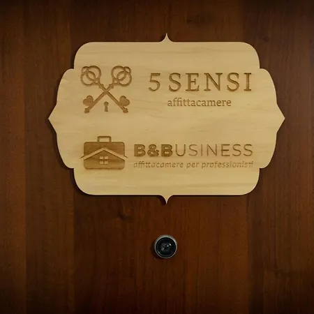 5 Sensi - Terrazzo, Fibra Ultraveloce, Parcheggio Coperto Su Richiesta A Pagamento 4*