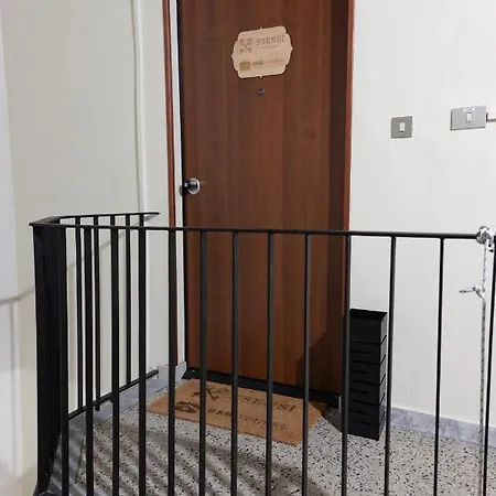 5 Sensi - Terrazzo, Fibra Ultraveloce, Parcheggio Coperto Su Richiesta A Pagamento Guest house