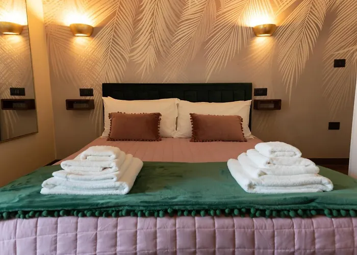 5 Sensi - Terrazzo, Fibra Ultraveloce, Parcheggio Coperto Su Richiesta A Pagamento 招待所 4*