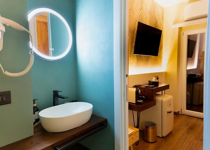 5 Sensi - Terrazzo, Fibra Ultraveloce, Parcheggio Coperto Su Richiesta A Pagamento 招待所 4*