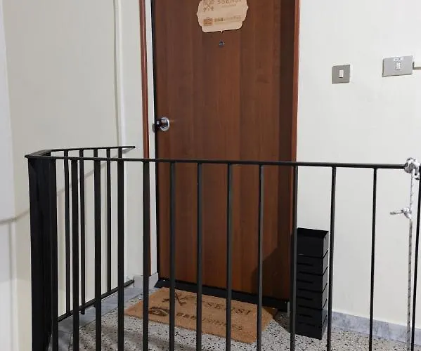 5 Sensi - Terrazzo, Fibra Ultraveloce, Parcheggio Coperto Su Richiesta A Pagamento 招待所