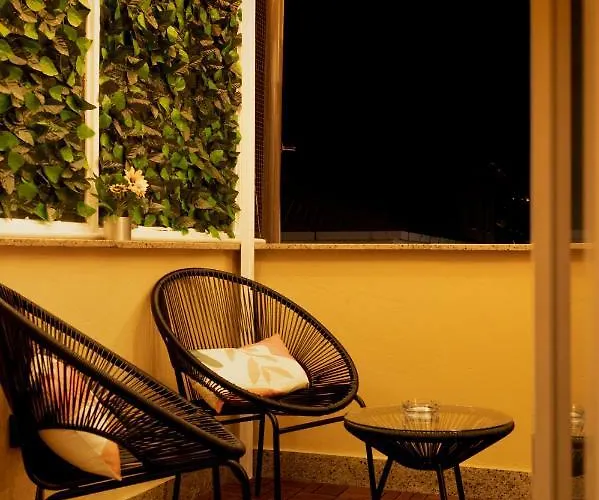 招待所 5 Sensi - Terrazzo, Fibra Ultraveloce, Parcheggio Coperto Su Richiesta A Pagamento